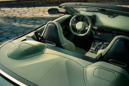 H Aston Martin παρουσίασε την roadster εκδοχή της Vanquish